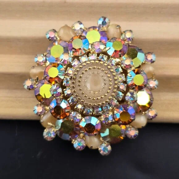 RARE Juliana D&E 2" Birthday Cake Statement Brooch Gold Tone Aurora Borealis - Picture 5 of 12